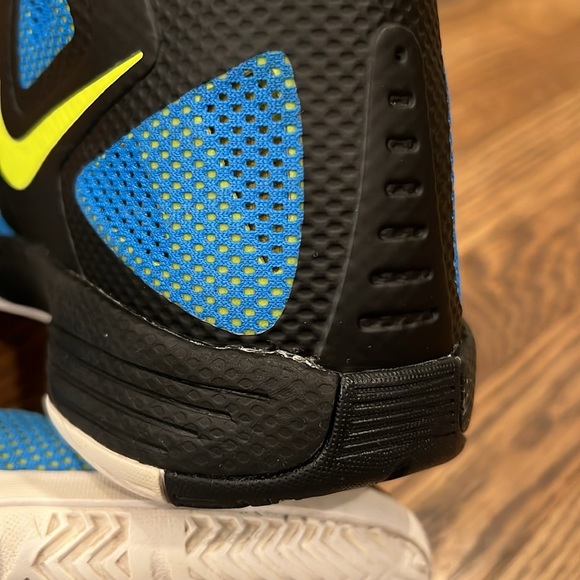 💕x2HP💕Nike Air zoom hyperfuse basketball shoe black blue and neon green - Picture 16 of 16